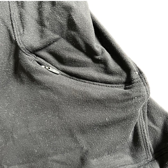 LULULEMON BLACK FULL LENGTH LONG SLEEVE T SHIRT SIZE 2 - Picture 3 of 5